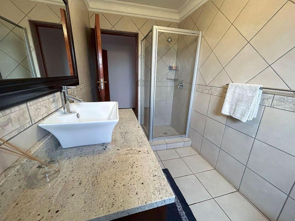 Royal Guesthouse Мтунзини Номер фото